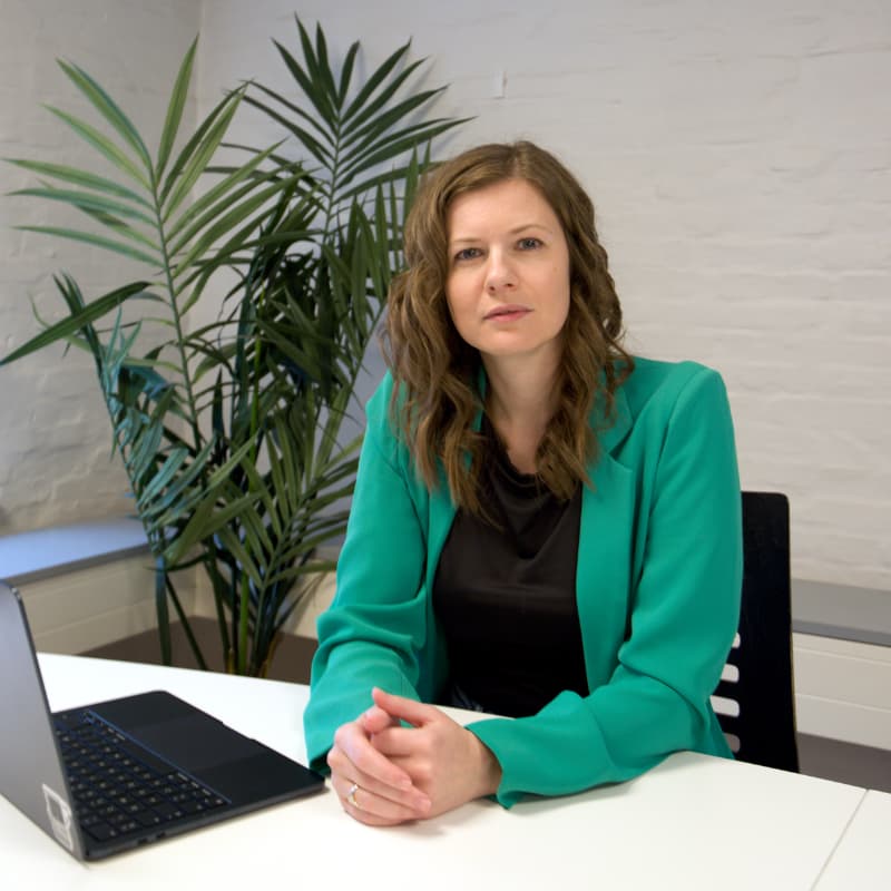 Michella Egelund ved et møde